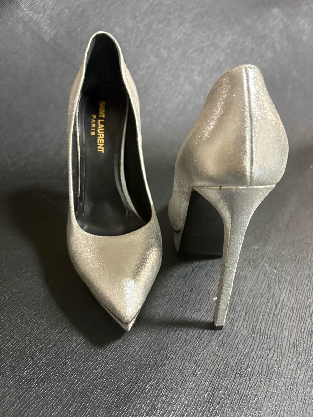 Saint Laurent Paris
 Moonshine silver leather
Size 38.5 Slight signs of wear